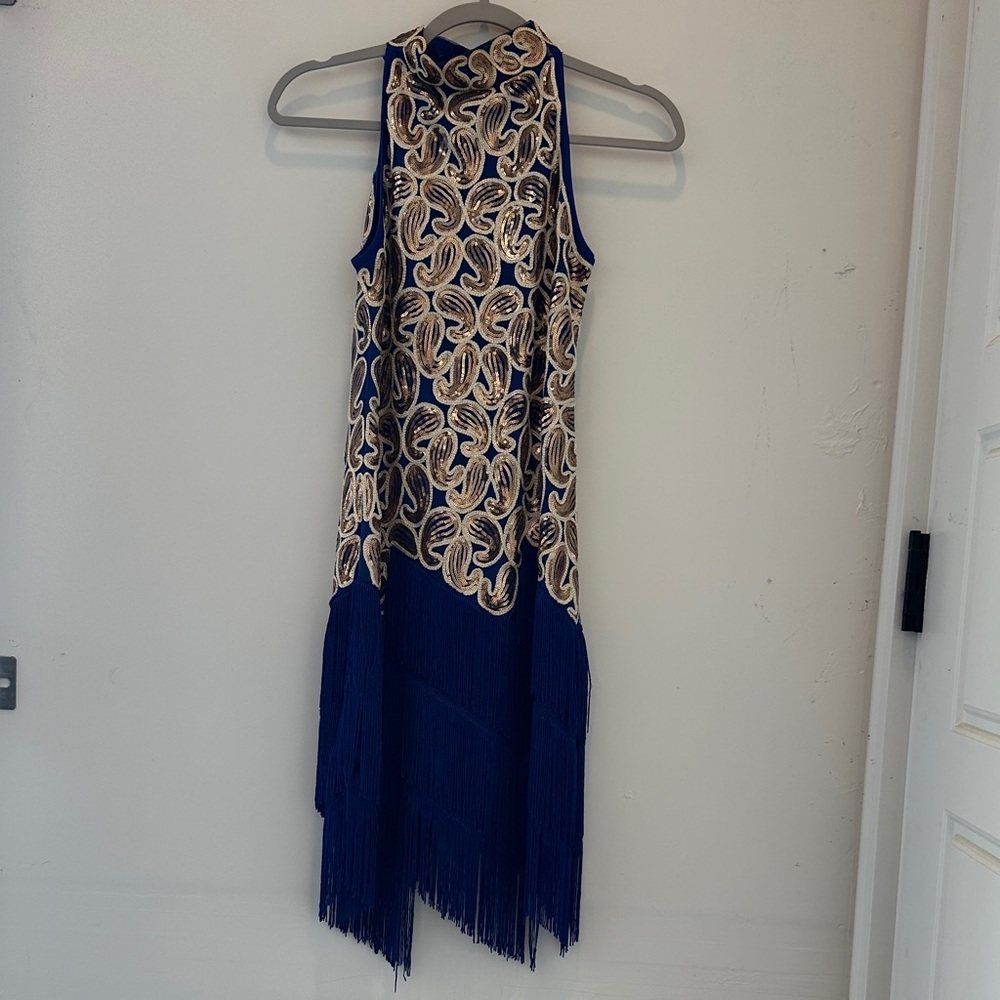 Elegant Blue and Cream Sleeveless Dress